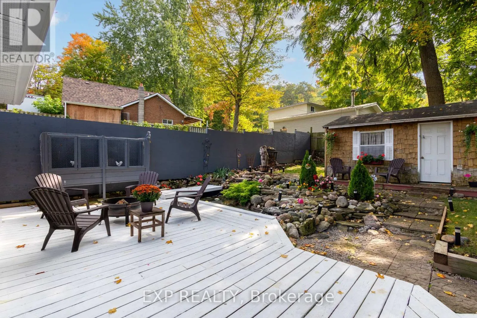 261 GLENWOODS AVENUE