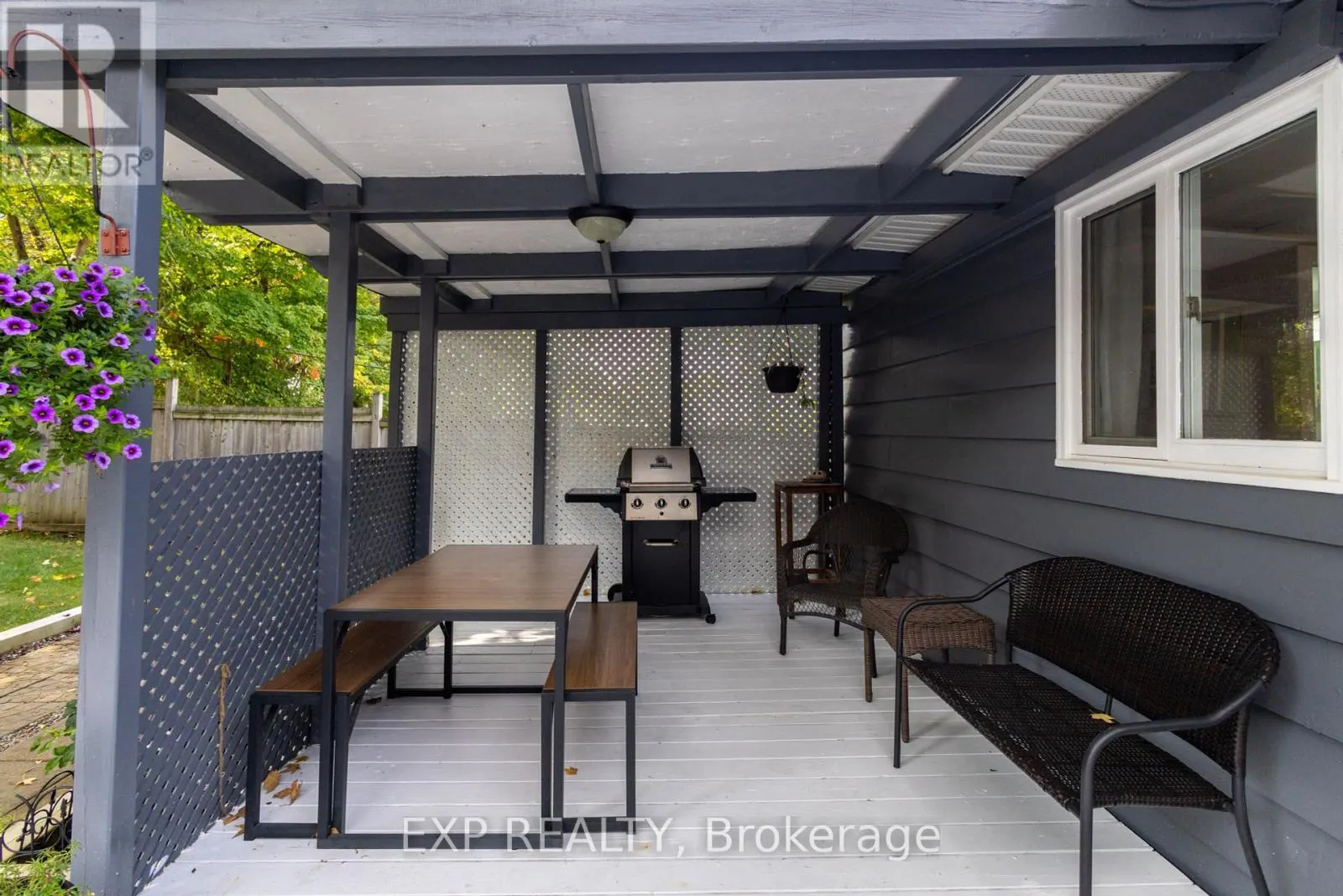 261 GLENWOODS AVENUE