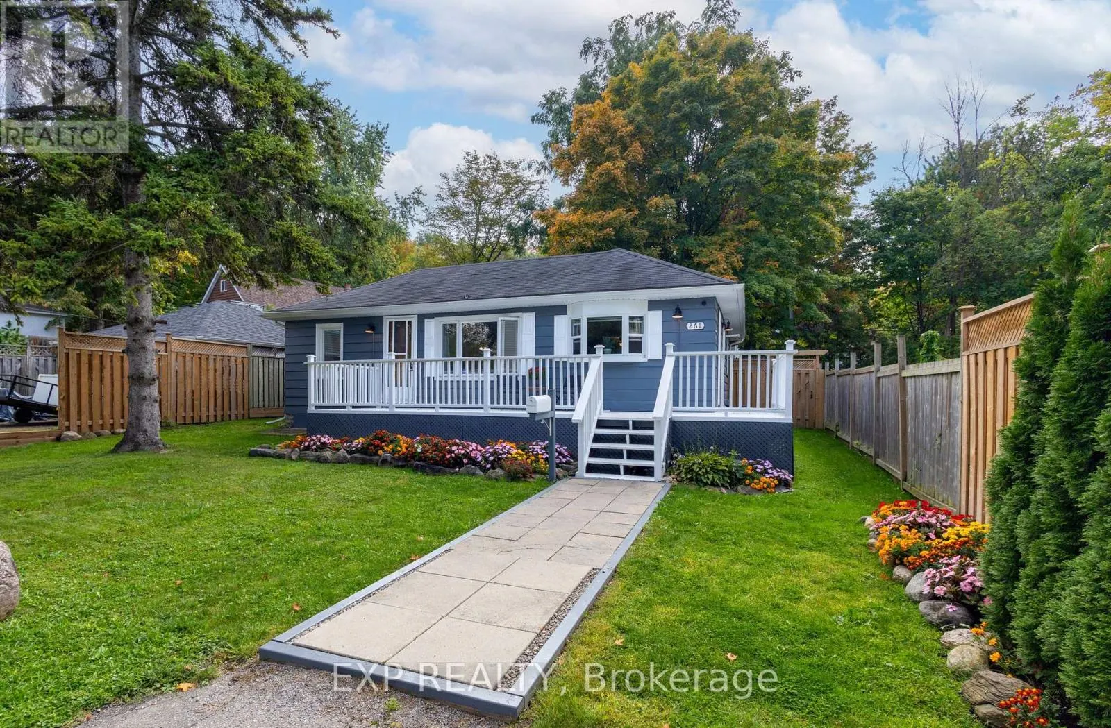 261 GLENWOODS AVENUE