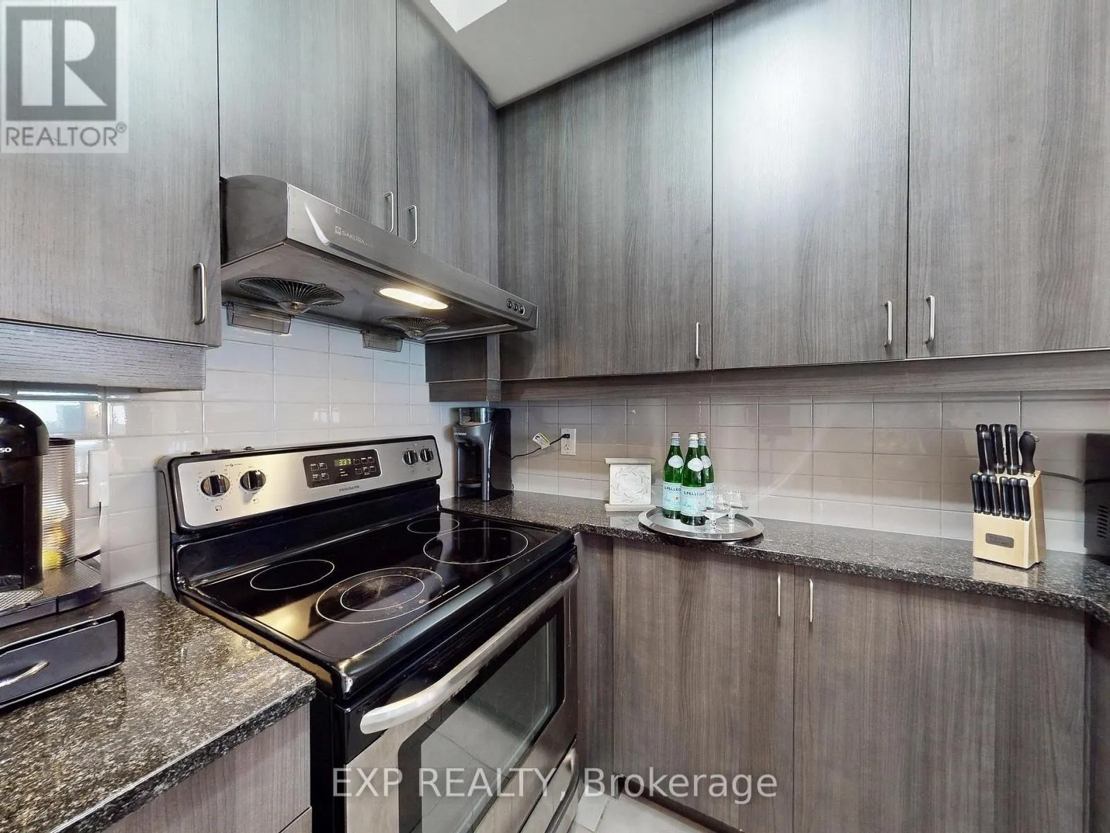 312 - 8130 BIRCHMOUNT ROAD