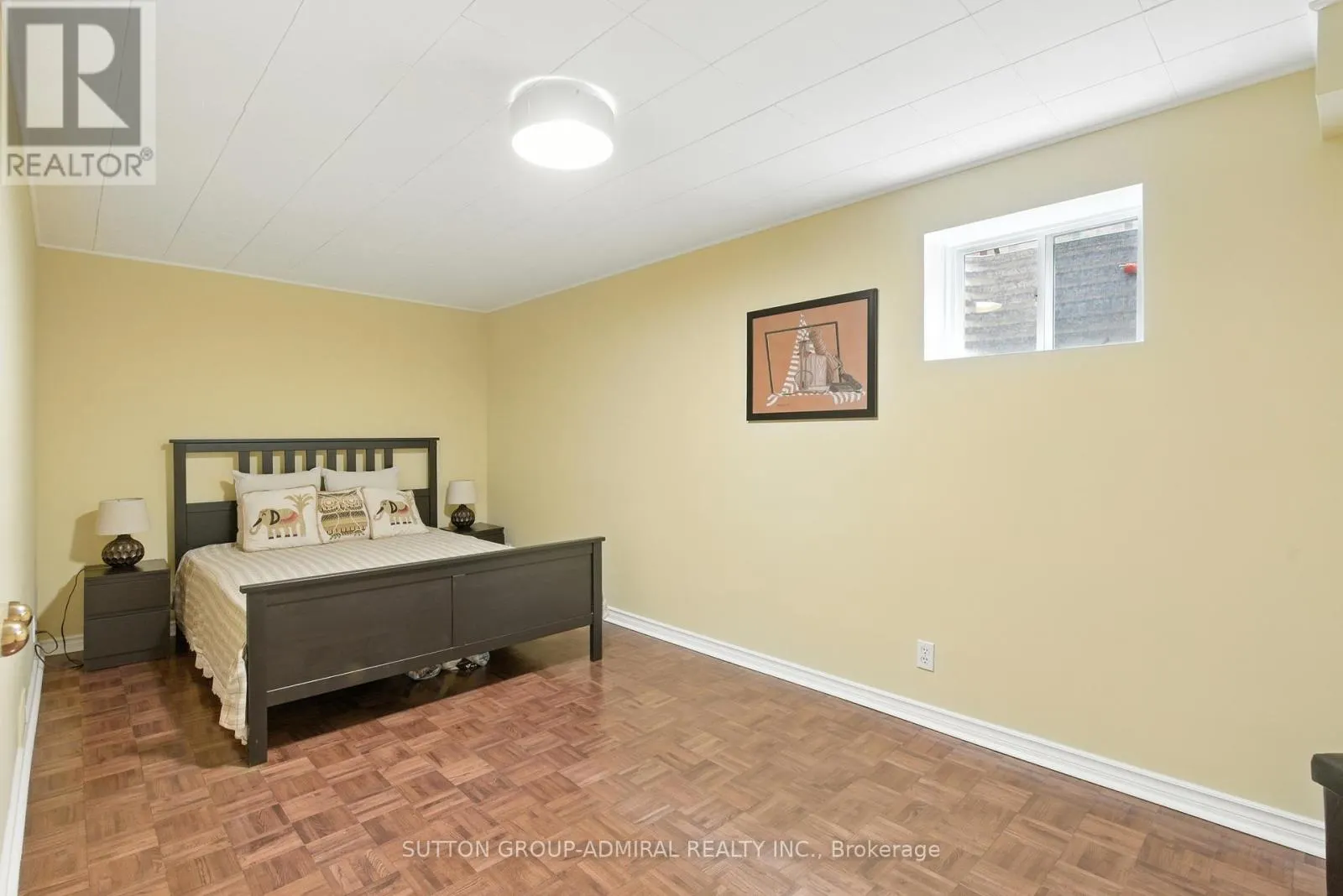 4 MAIR COURT