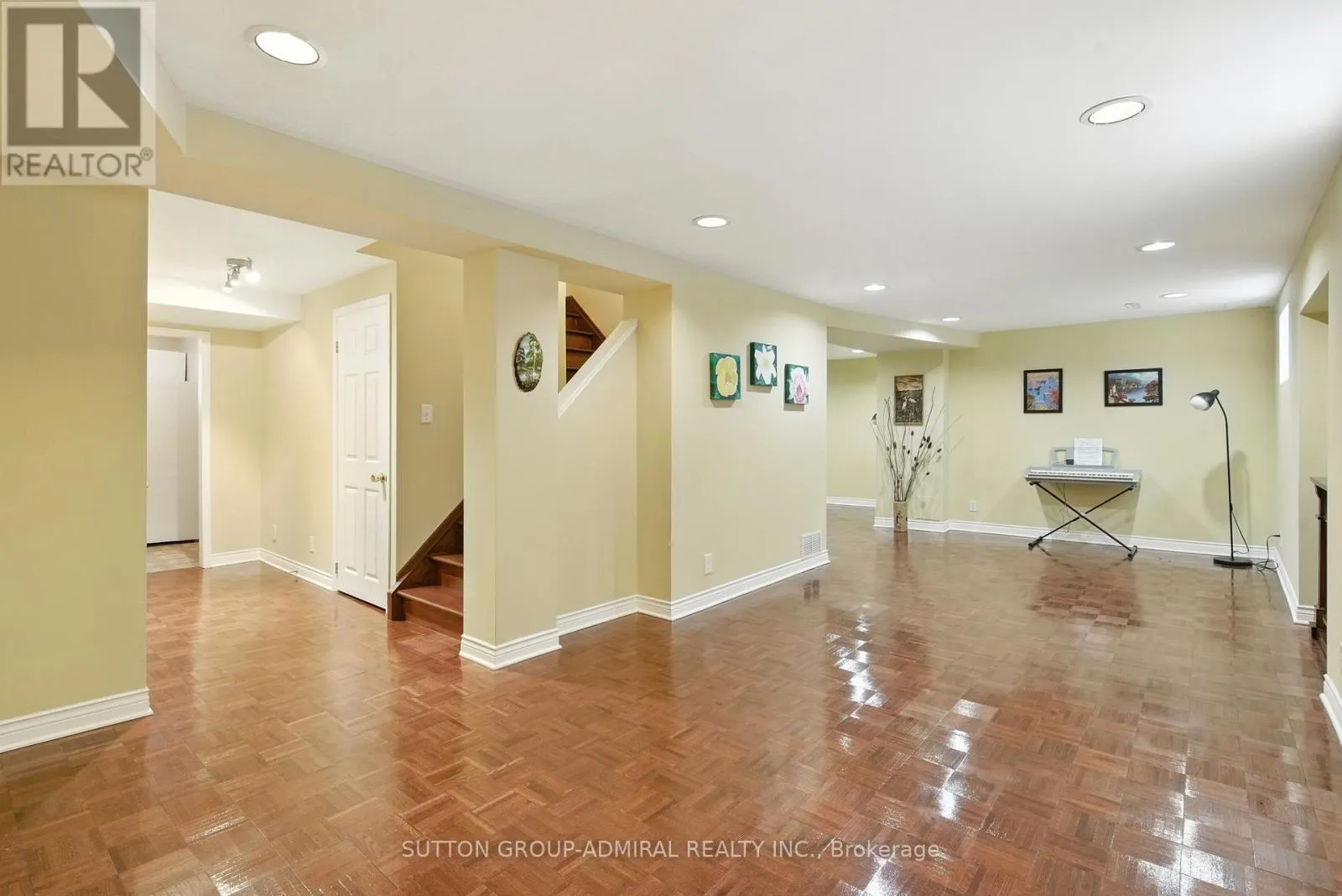 4 MAIR COURT