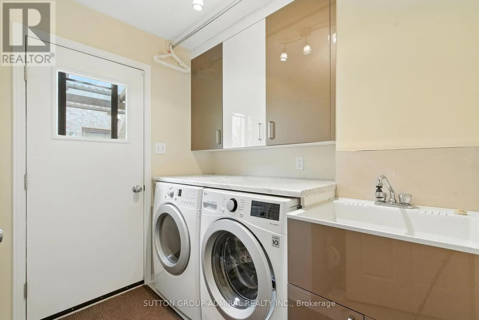 4 MAIR COURT