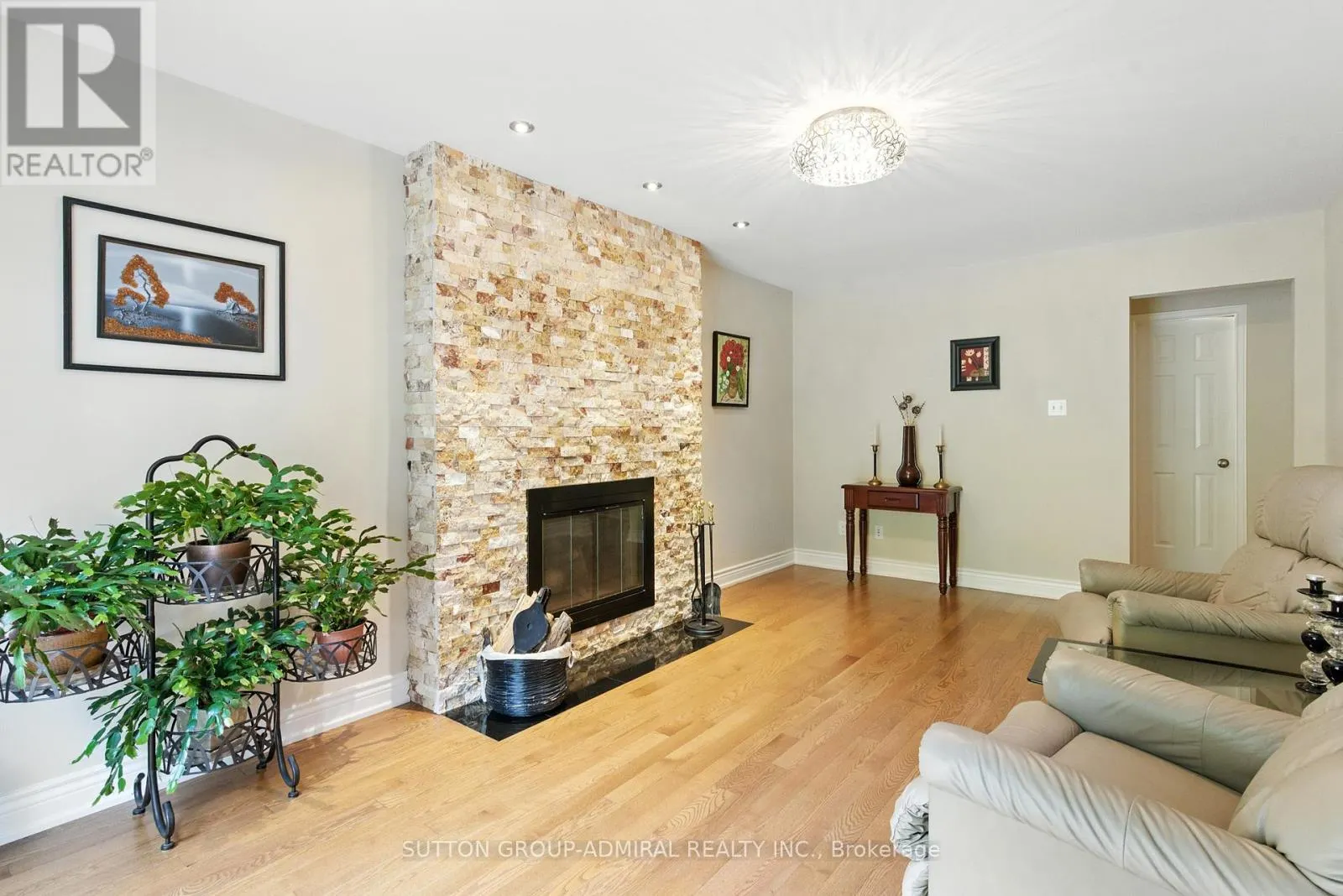 4 MAIR COURT