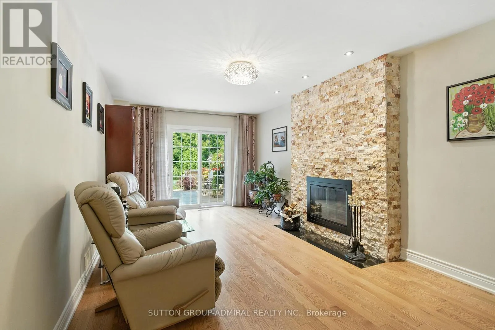 4 MAIR COURT