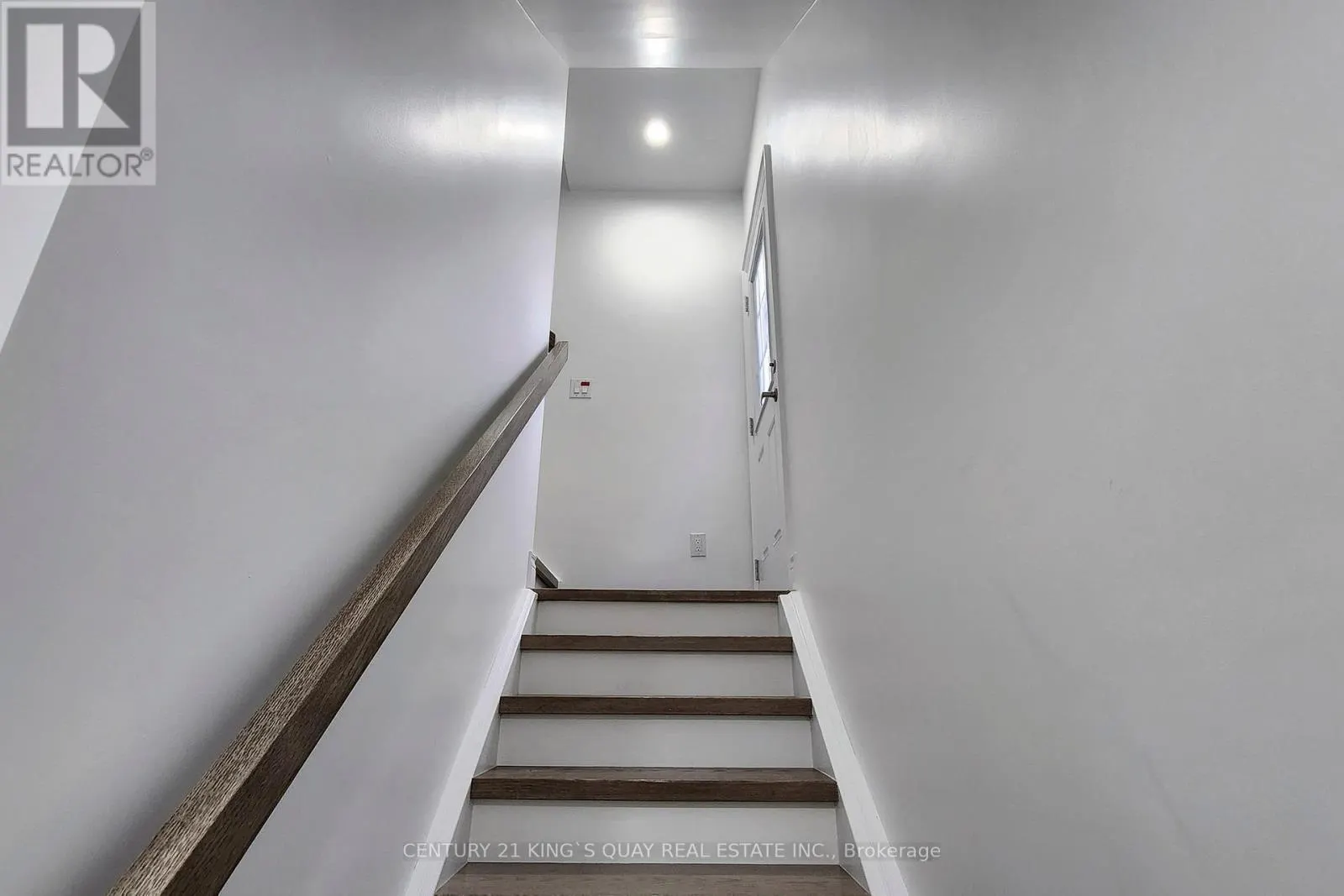 305 RITA'S AVENUE