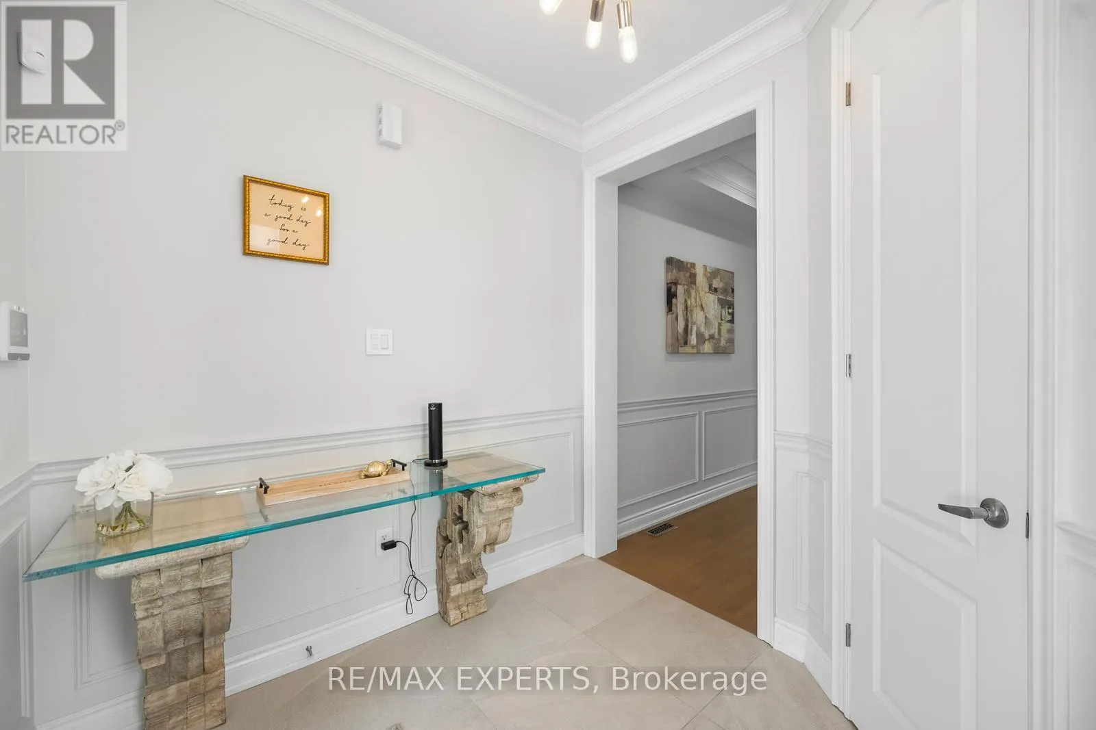 24 SEDGEWICK PLACE