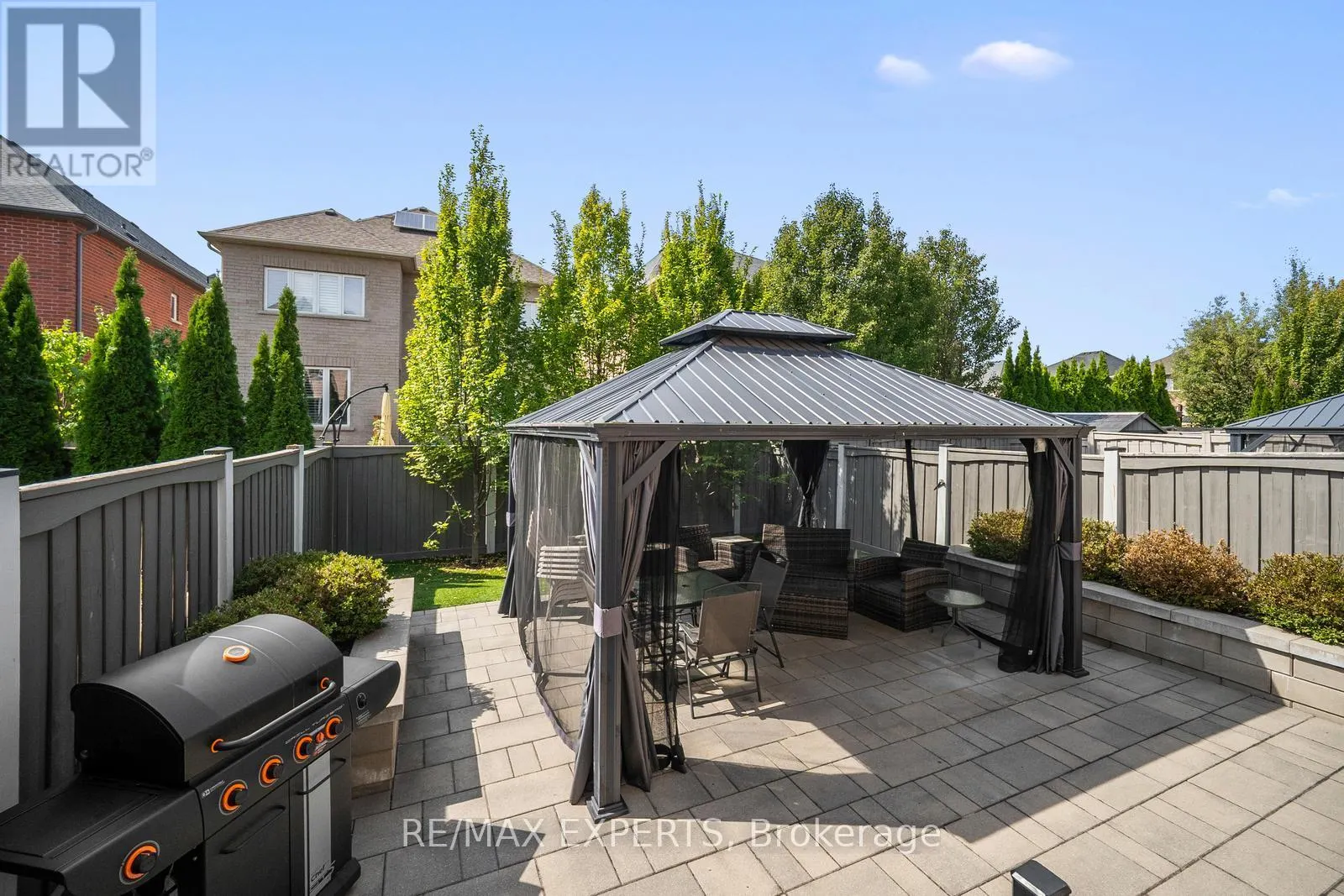 24 SEDGEWICK PLACE