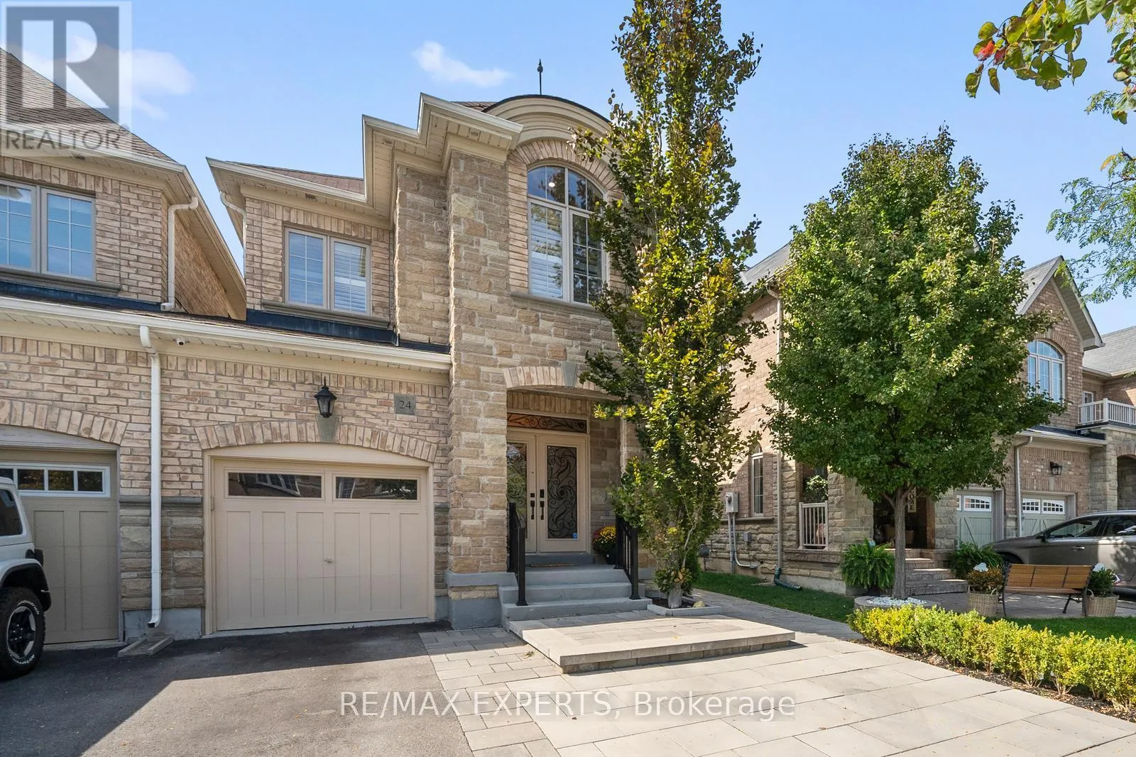 24 SEDGEWICK PLACE