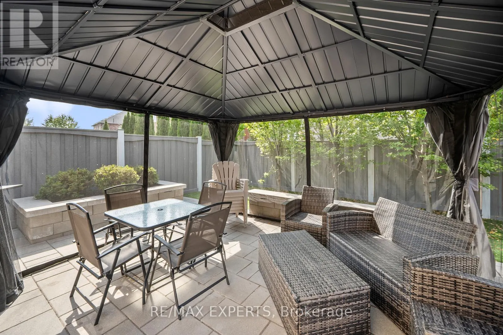 24 SEDGEWICK PLACE