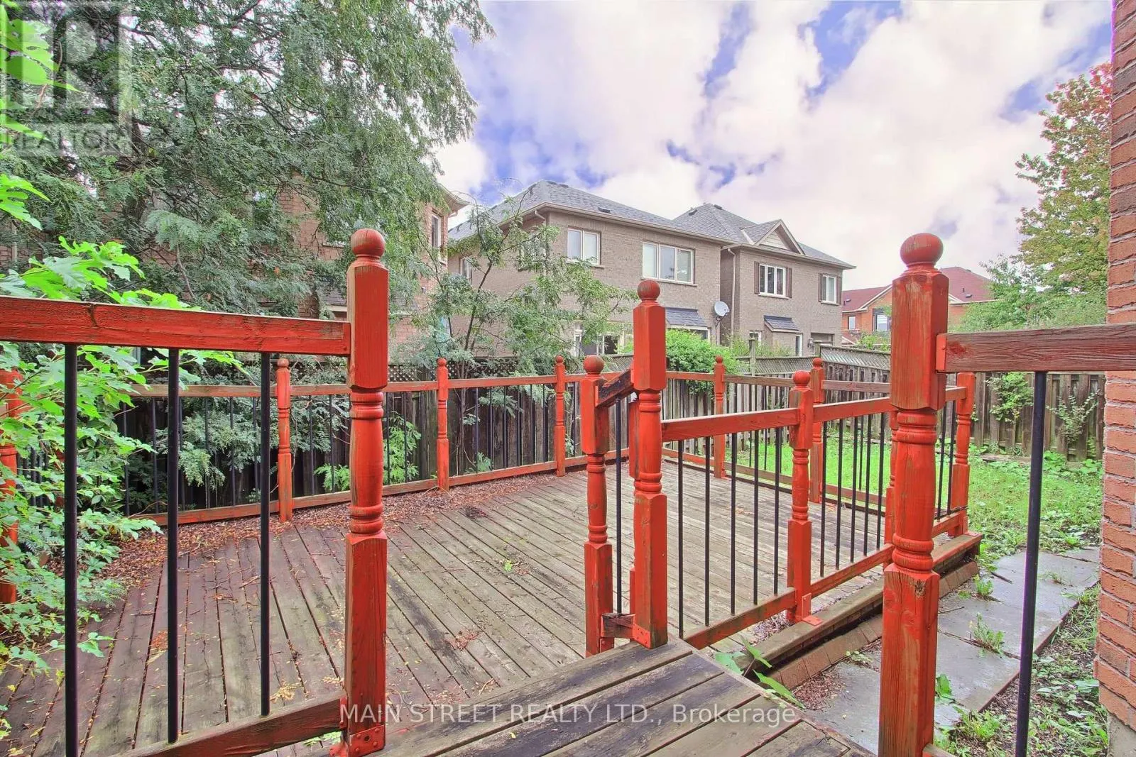 4 CIDER CRESCENT CRESCENT