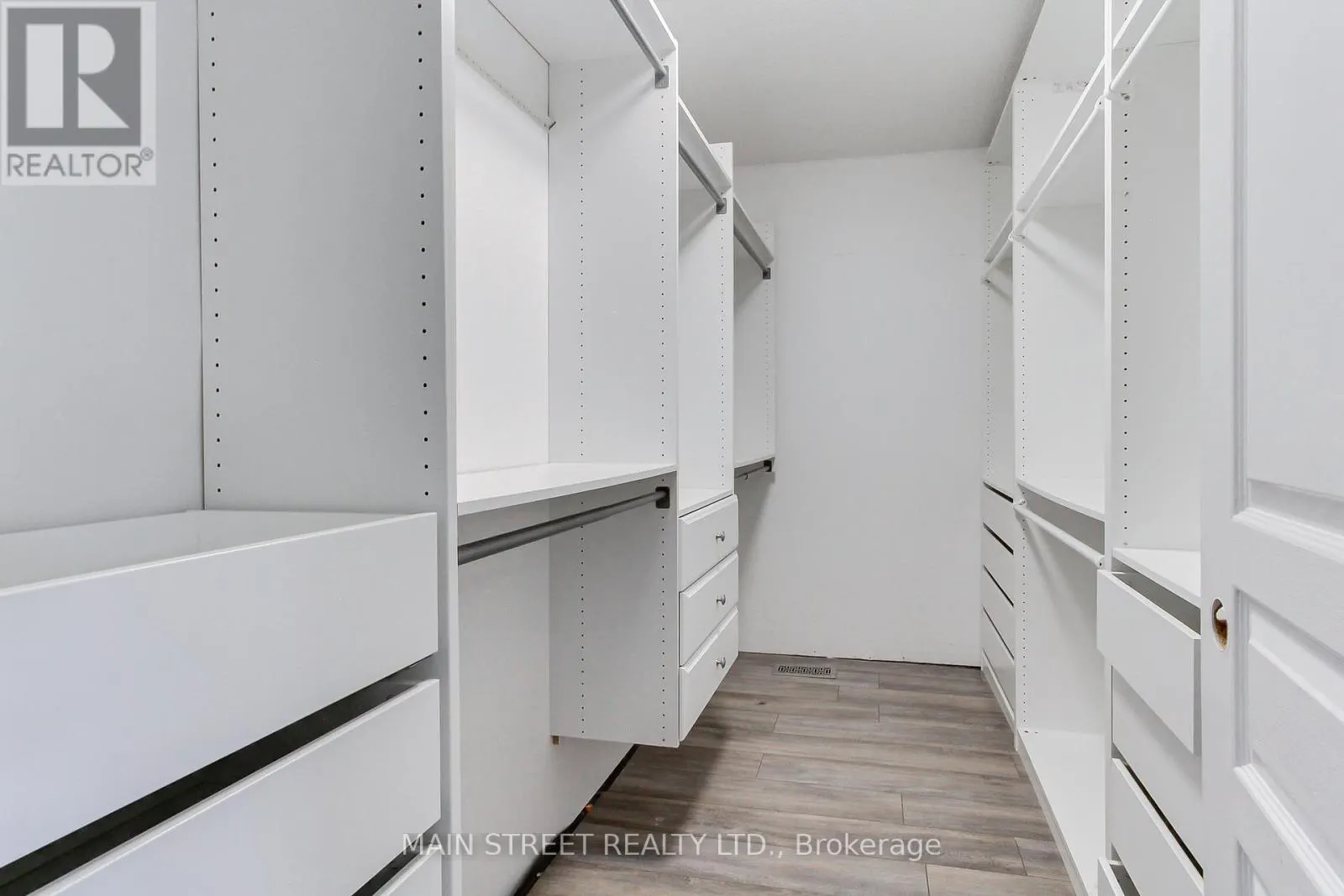 4 CIDER CRESCENT CRESCENT