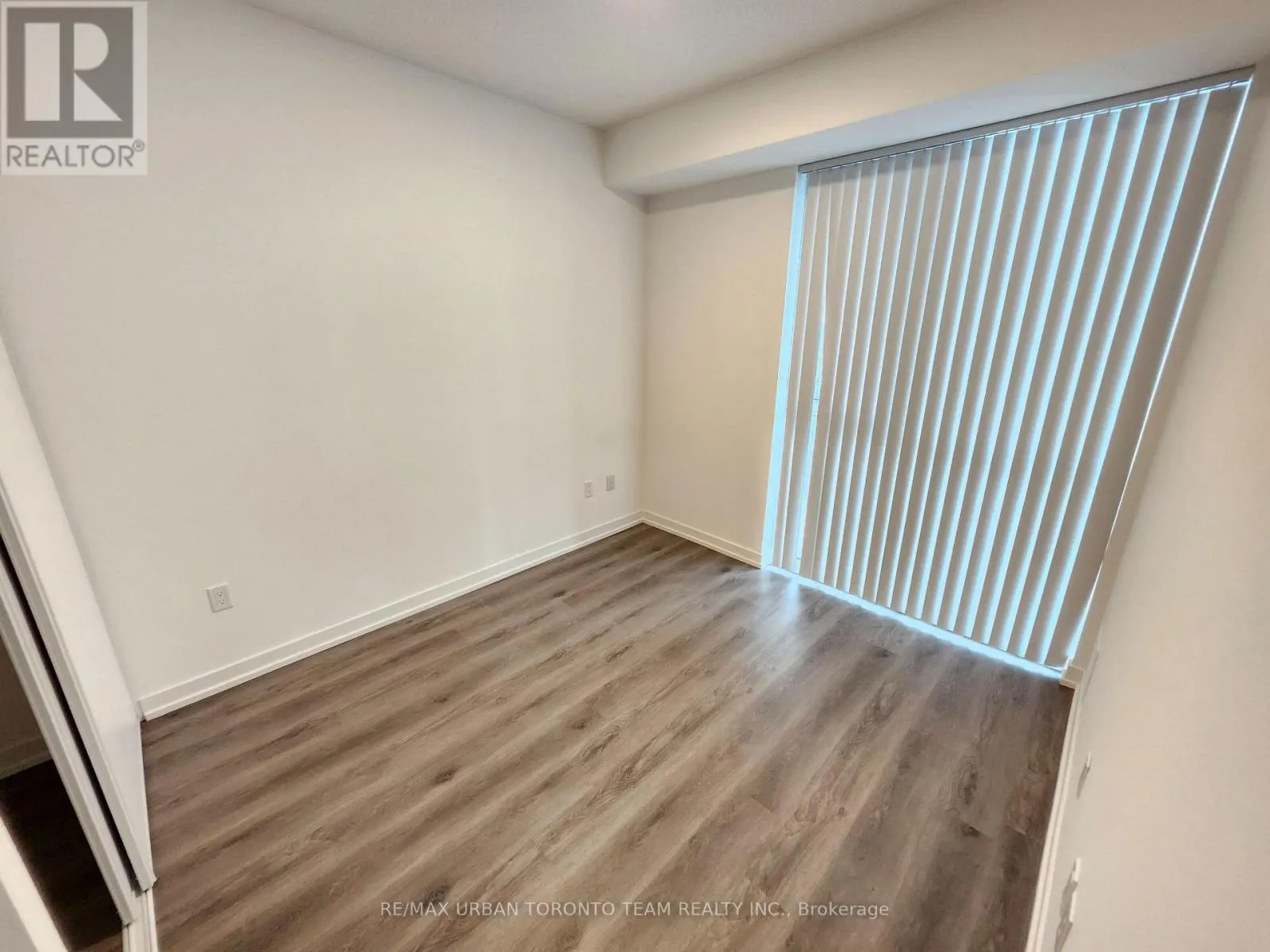 2615 - 28 INTERCHANGE WAY