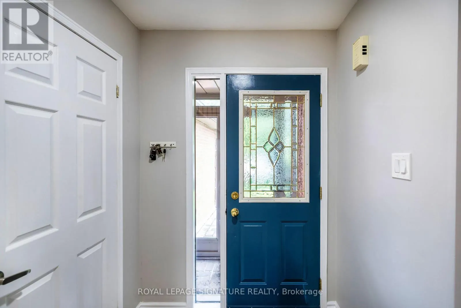 27 TWELVE OAKS DRIVE