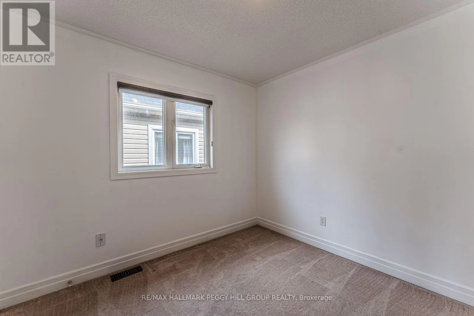 UPPER - 17 WAGNER CRESCENT