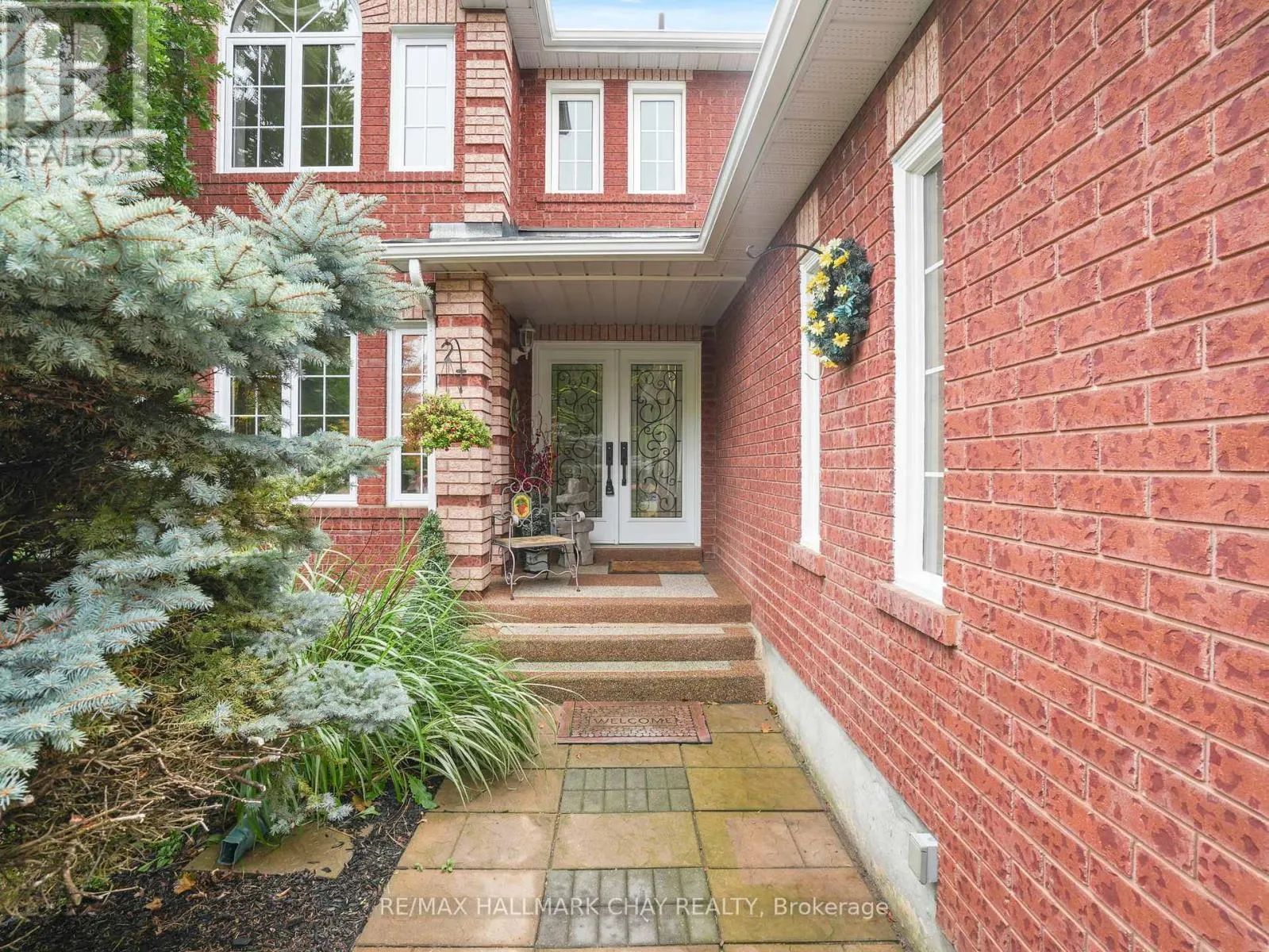 19 DARLING CRESCENT
