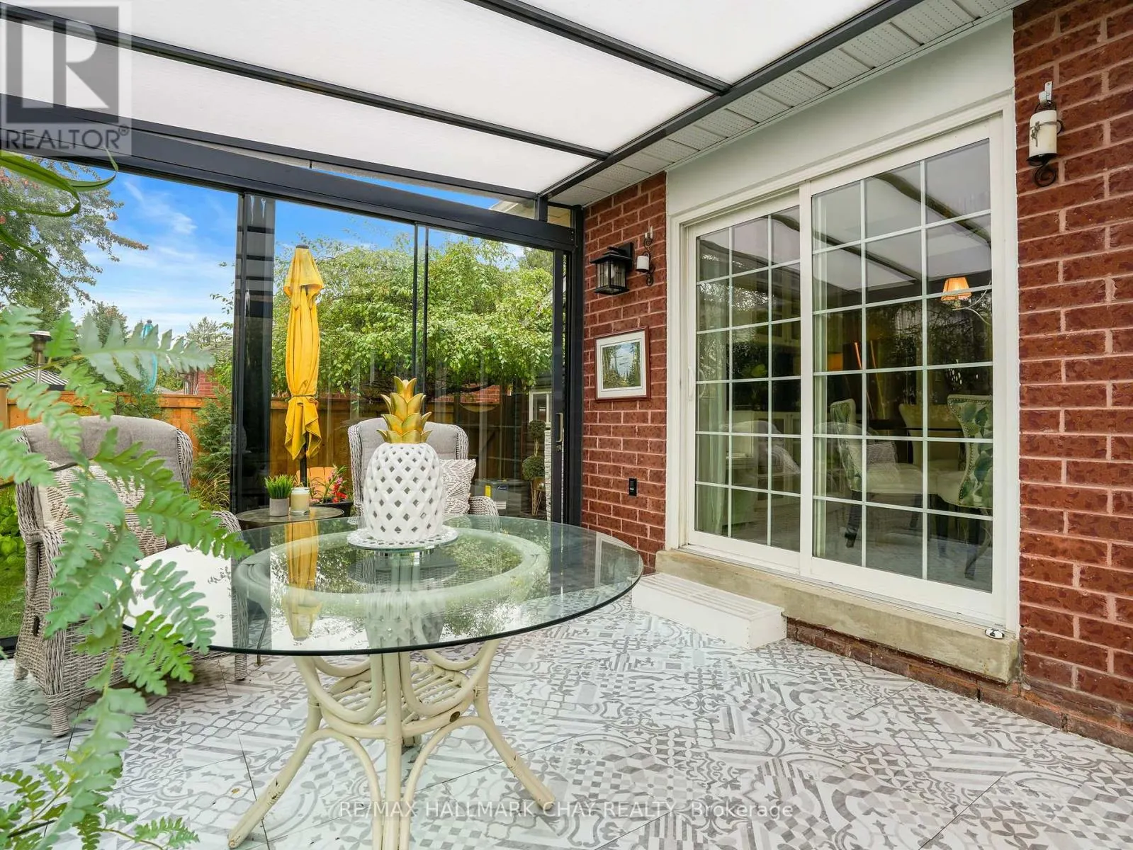 19 DARLING CRESCENT
