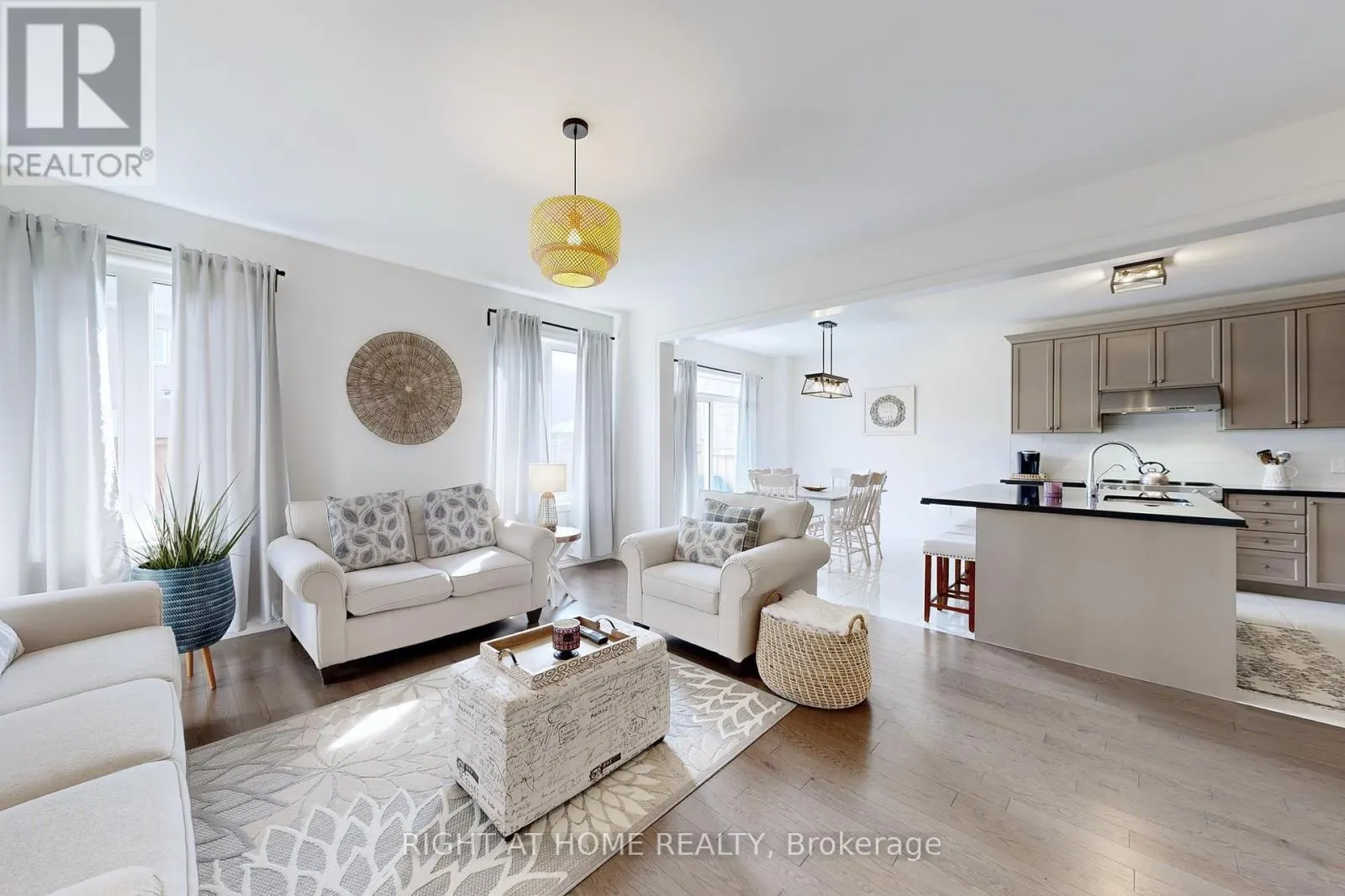 15 FOREST EDGE CRESCENT