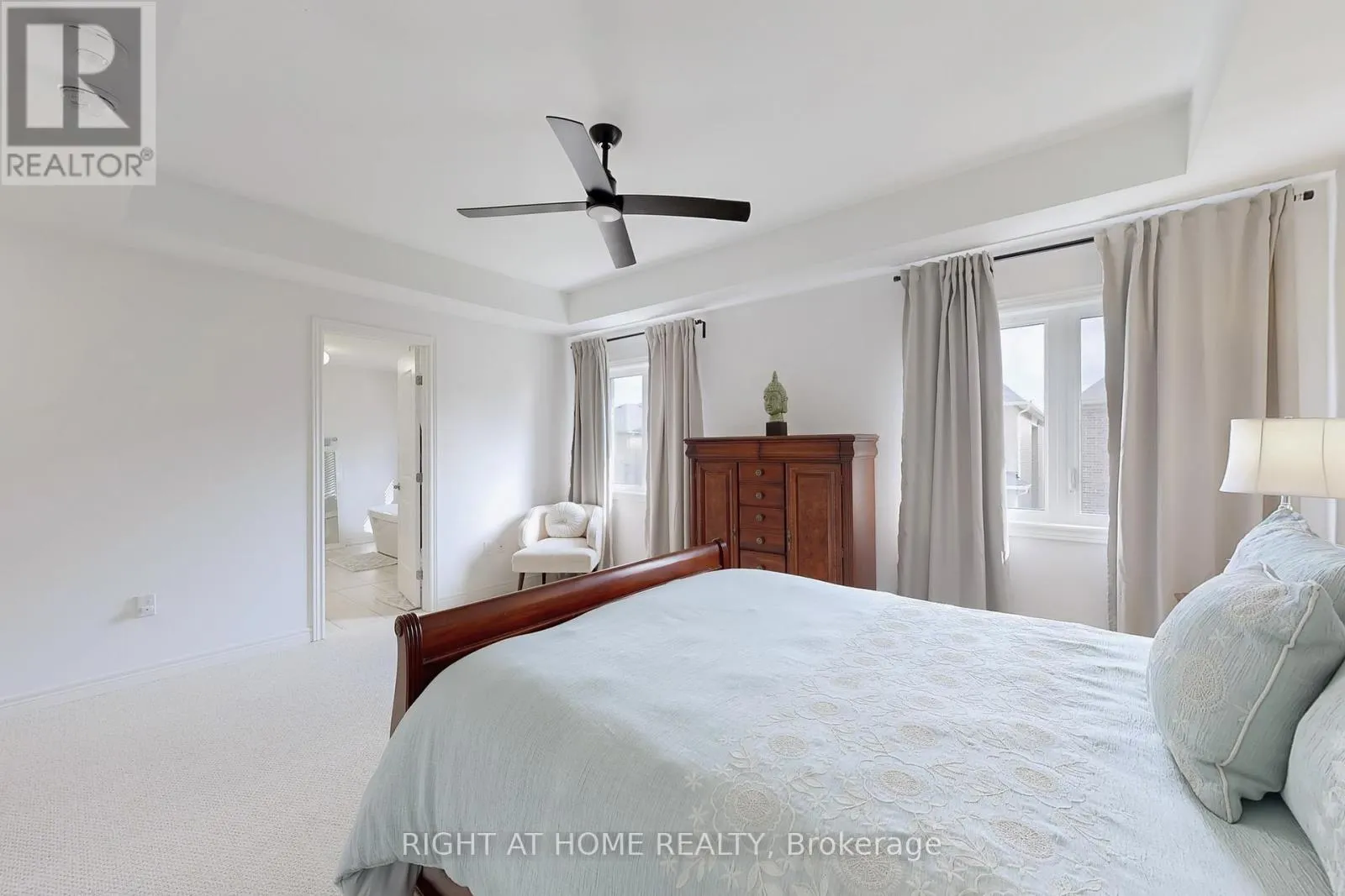 15 FOREST EDGE CRESCENT