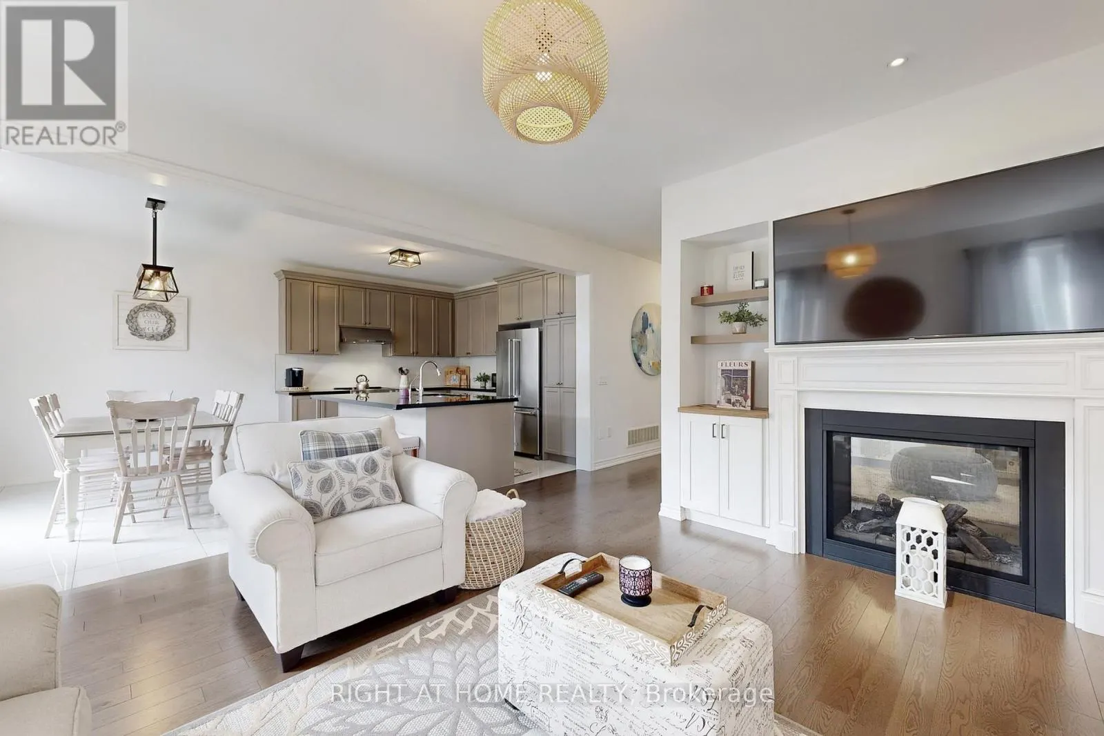 15 FOREST EDGE CRESCENT