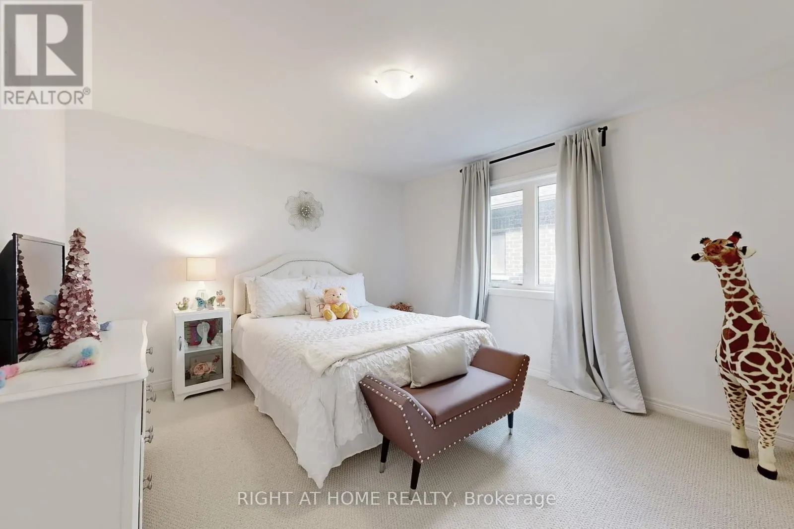 15 FOREST EDGE CRESCENT
