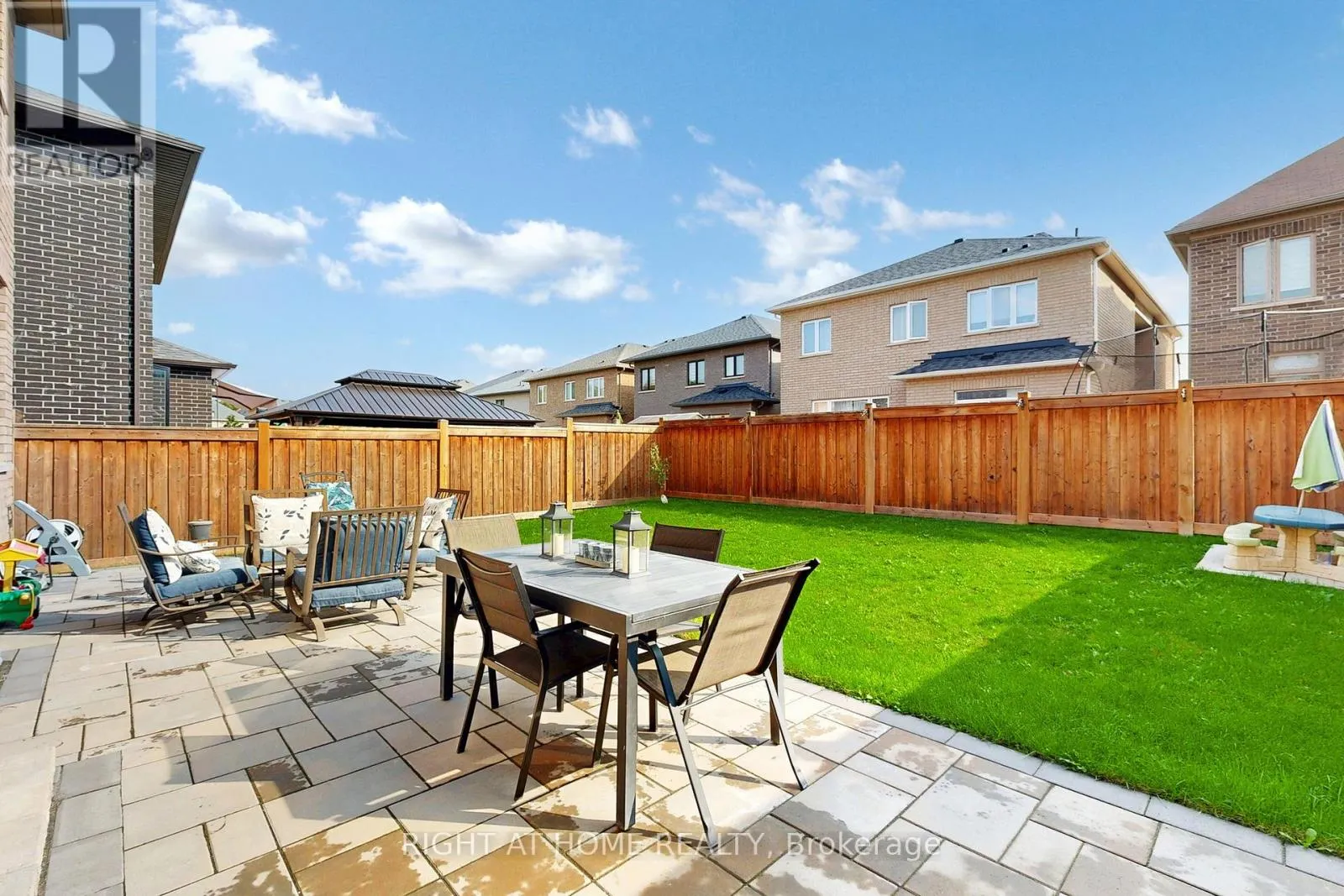 15 FOREST EDGE CRESCENT