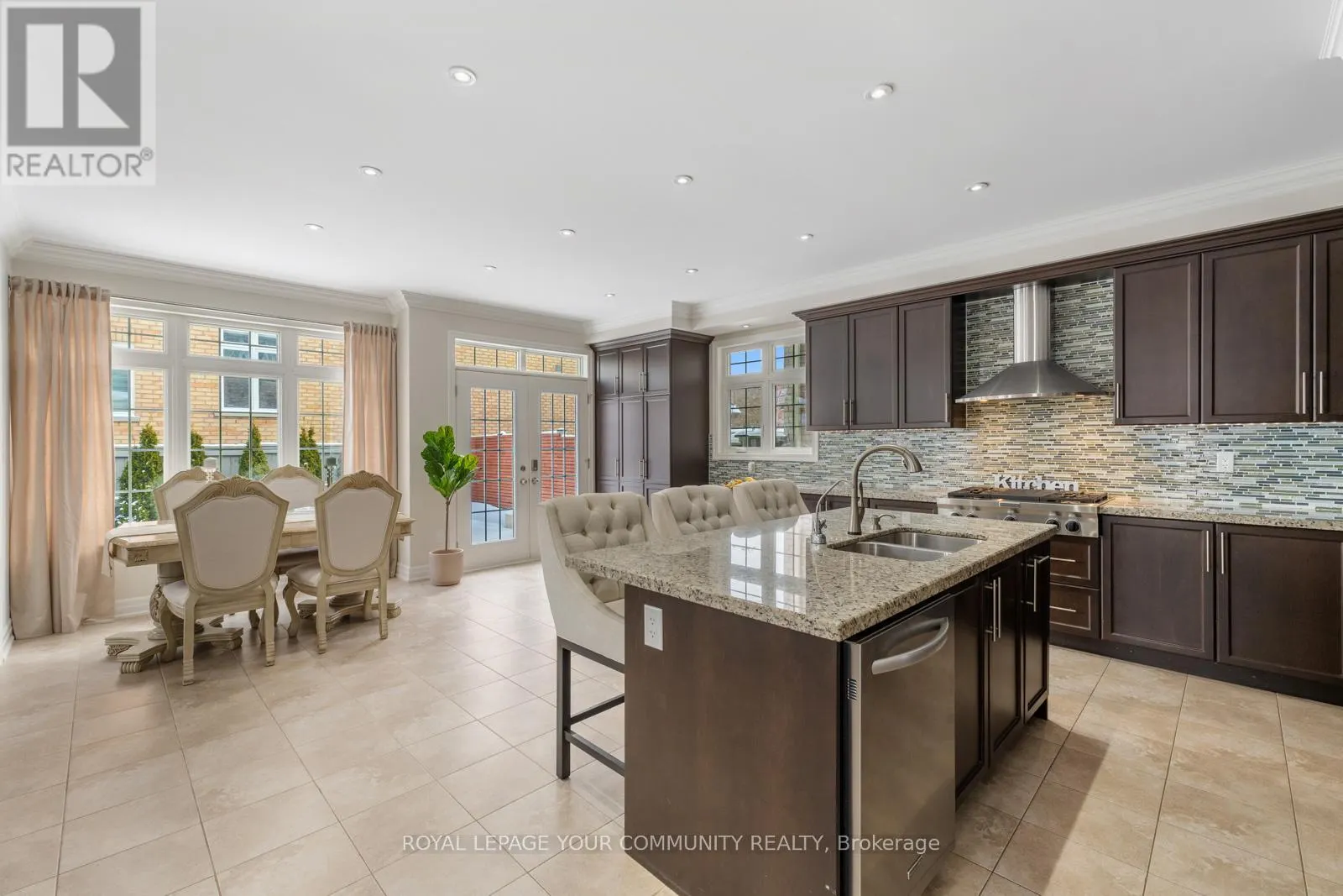 1 TERRY VIEW CRESCENT