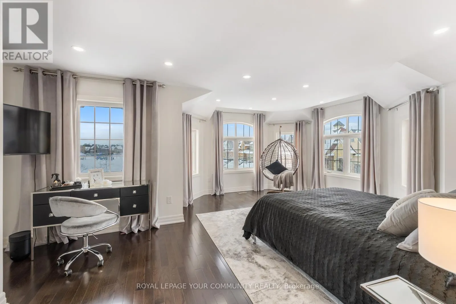 1 TERRY VIEW CRESCENT