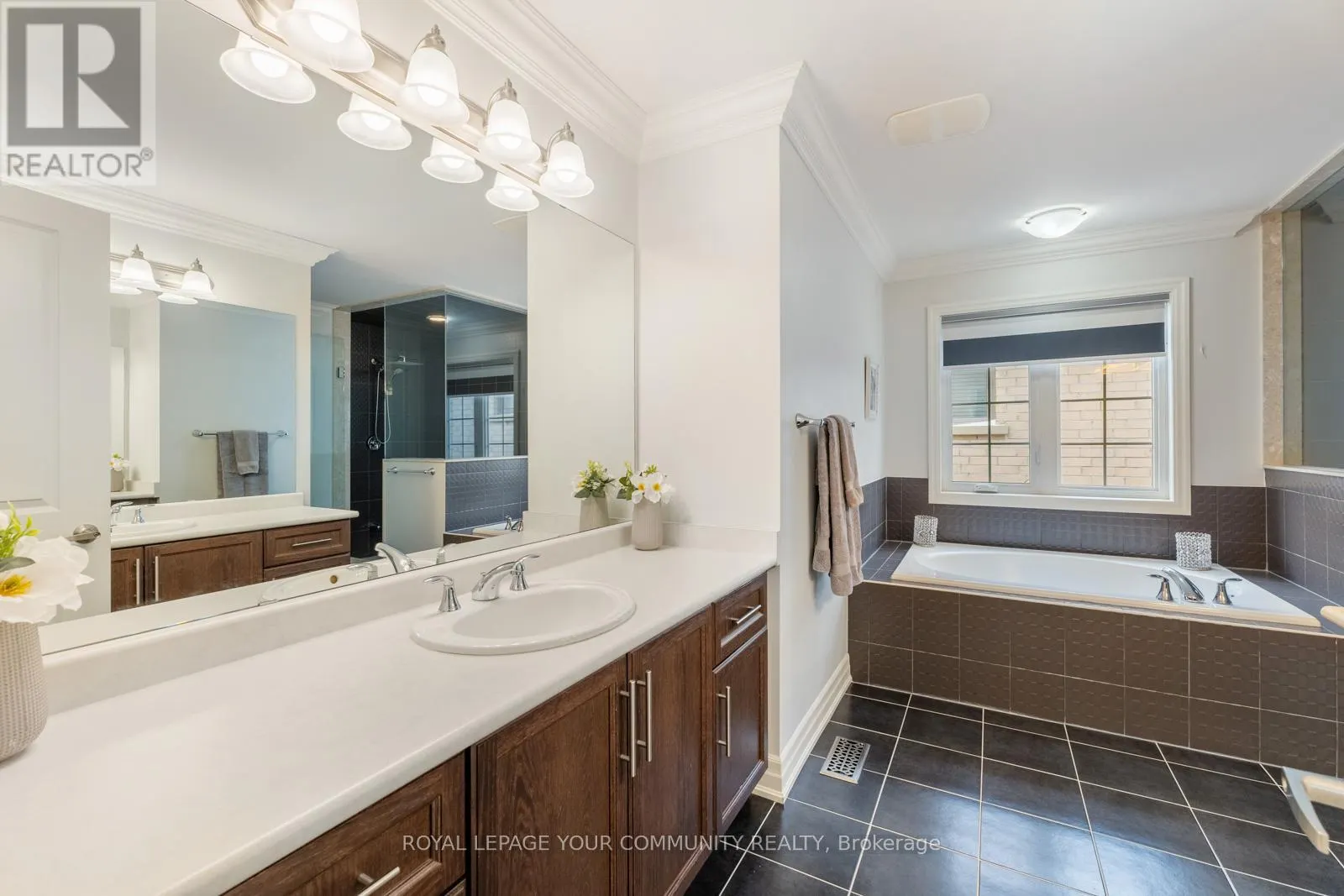 1 TERRY VIEW CRESCENT