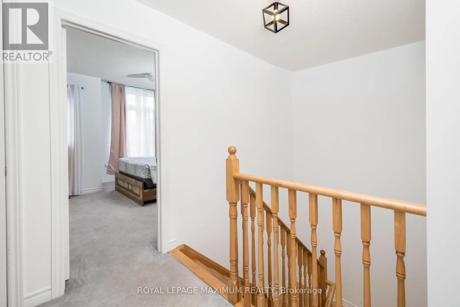 1518 FARROW CRESCENT