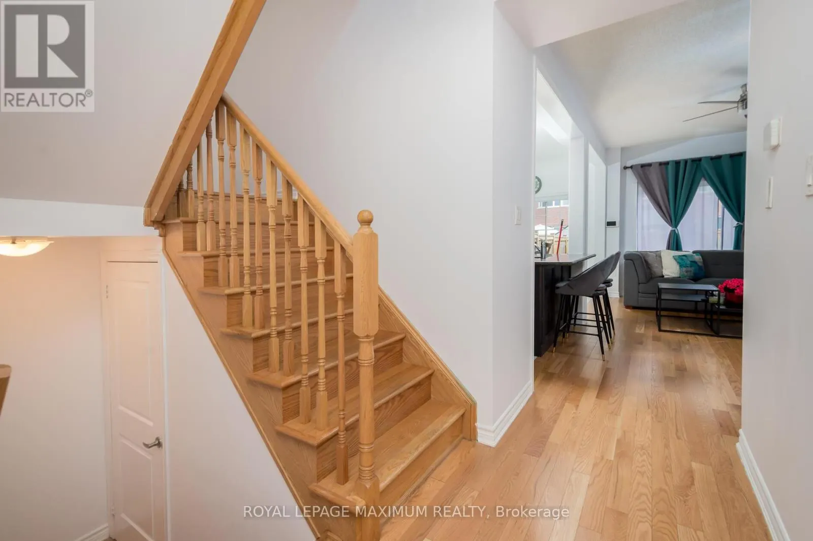 1518 FARROW CRESCENT