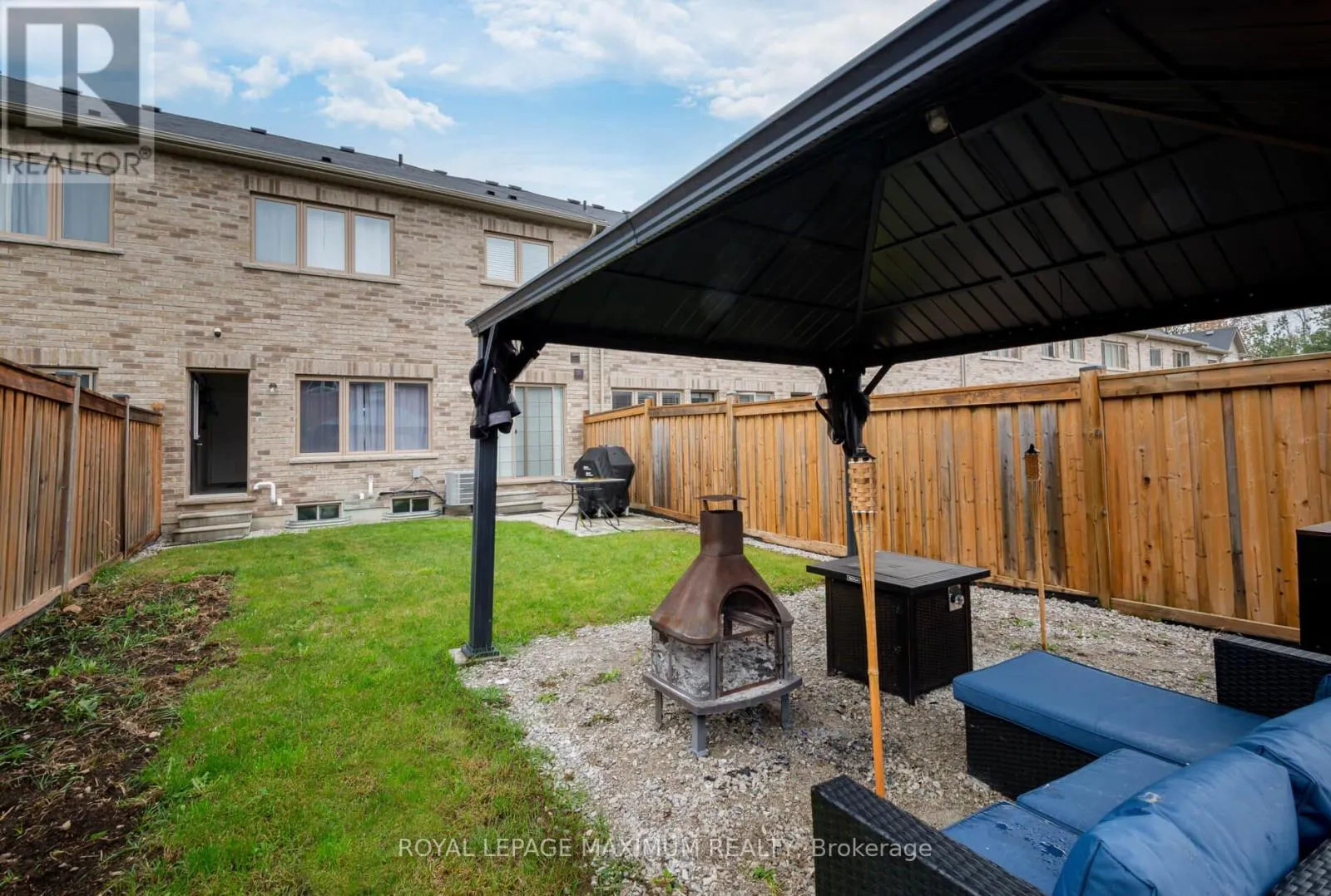 1518 FARROW CRESCENT