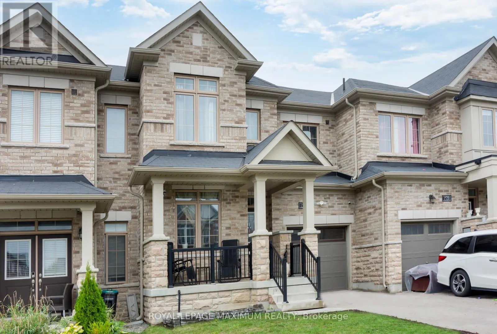 1518 FARROW CRESCENT