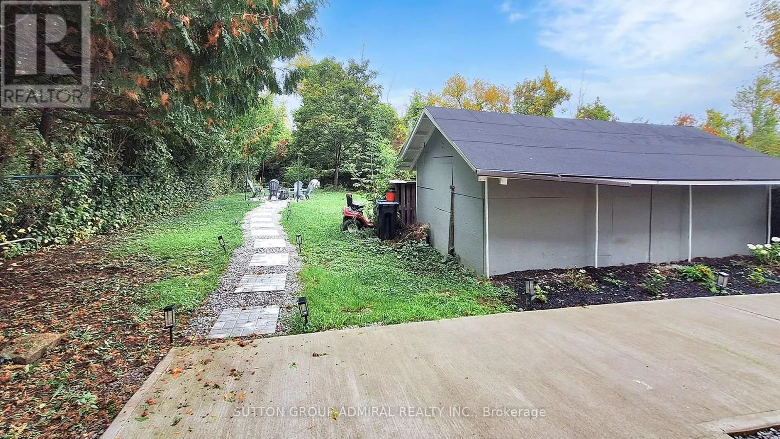 1372 MAPLE ROAD