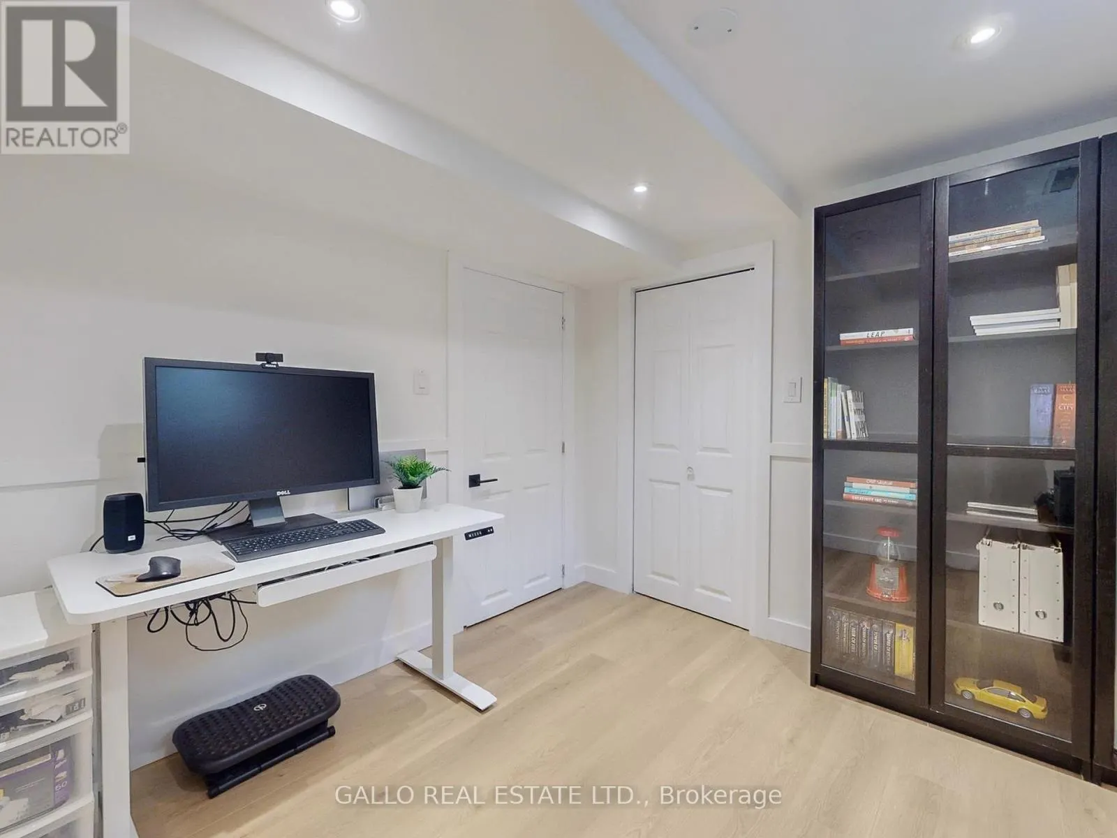 17 SIR CARADOC PLACE