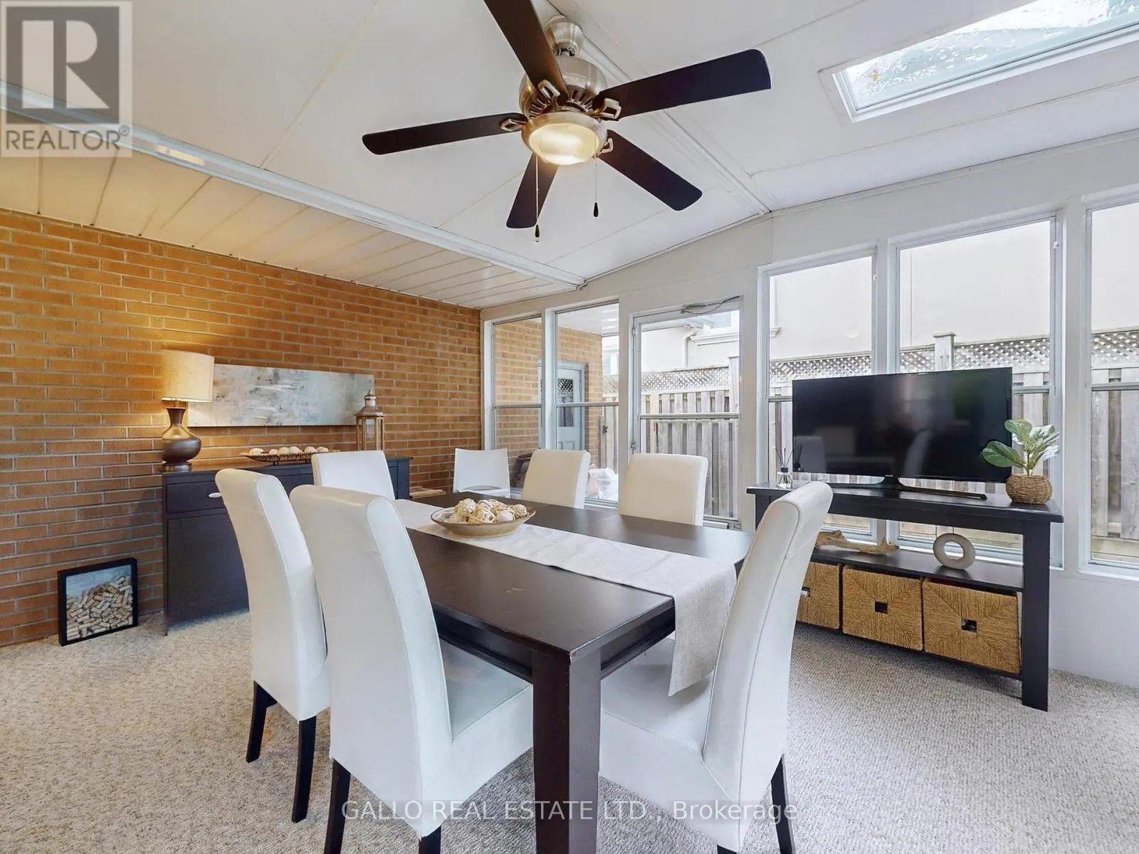 17 SIR CARADOC PLACE