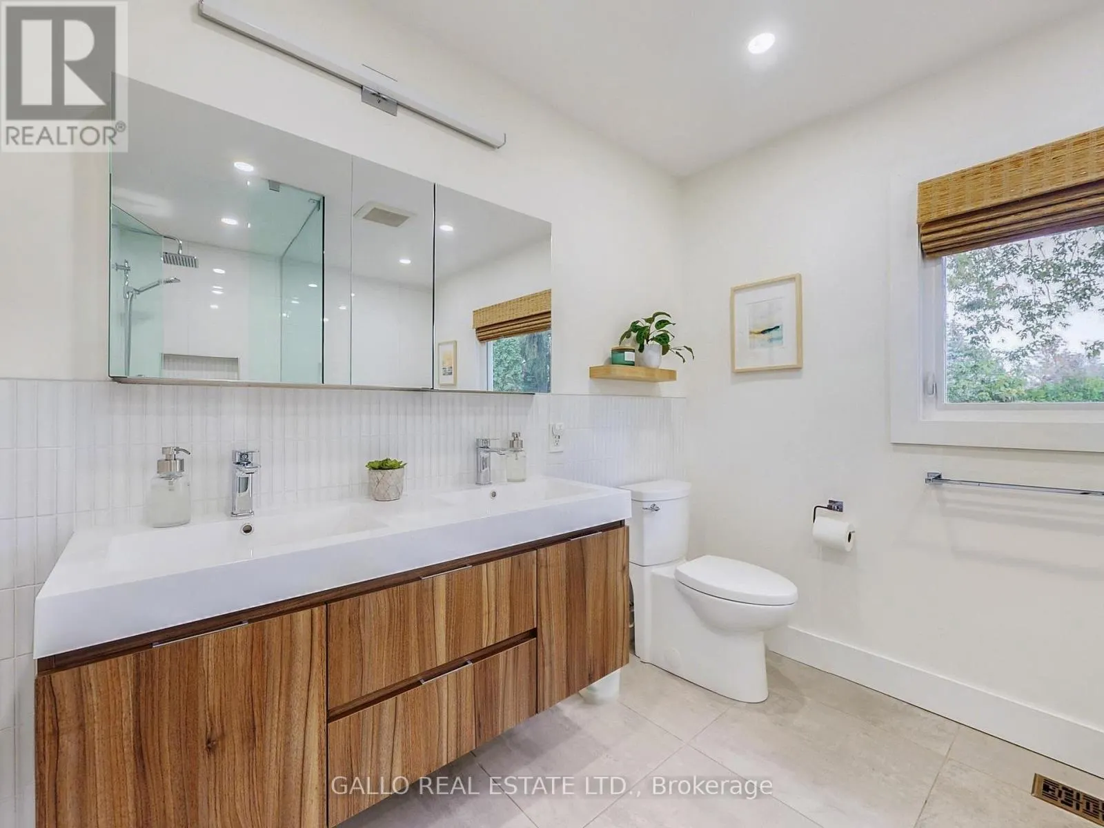 17 SIR CARADOC PLACE