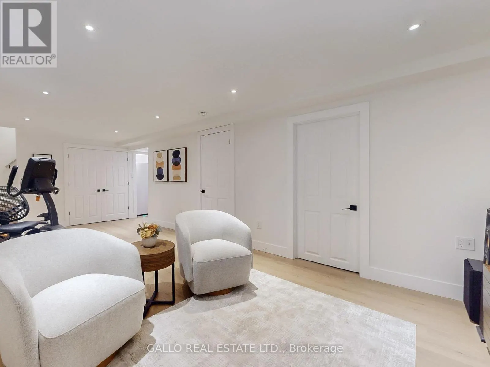 17 SIR CARADOC PLACE