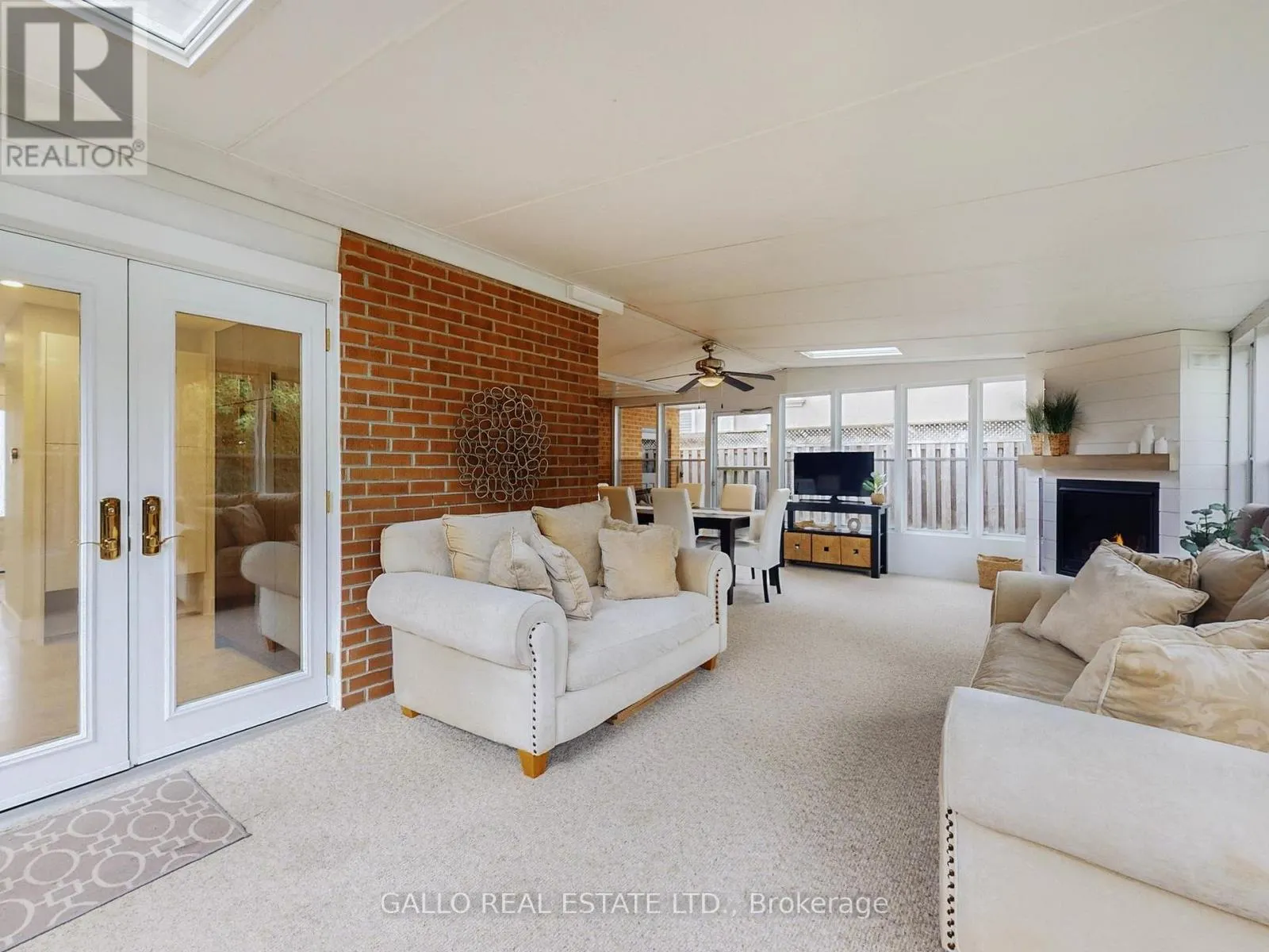 17 SIR CARADOC PLACE