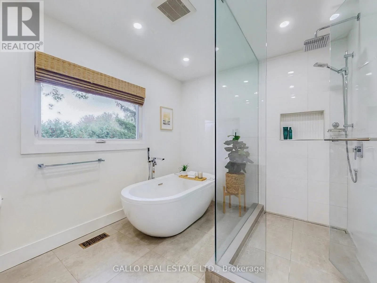17 SIR CARADOC PLACE