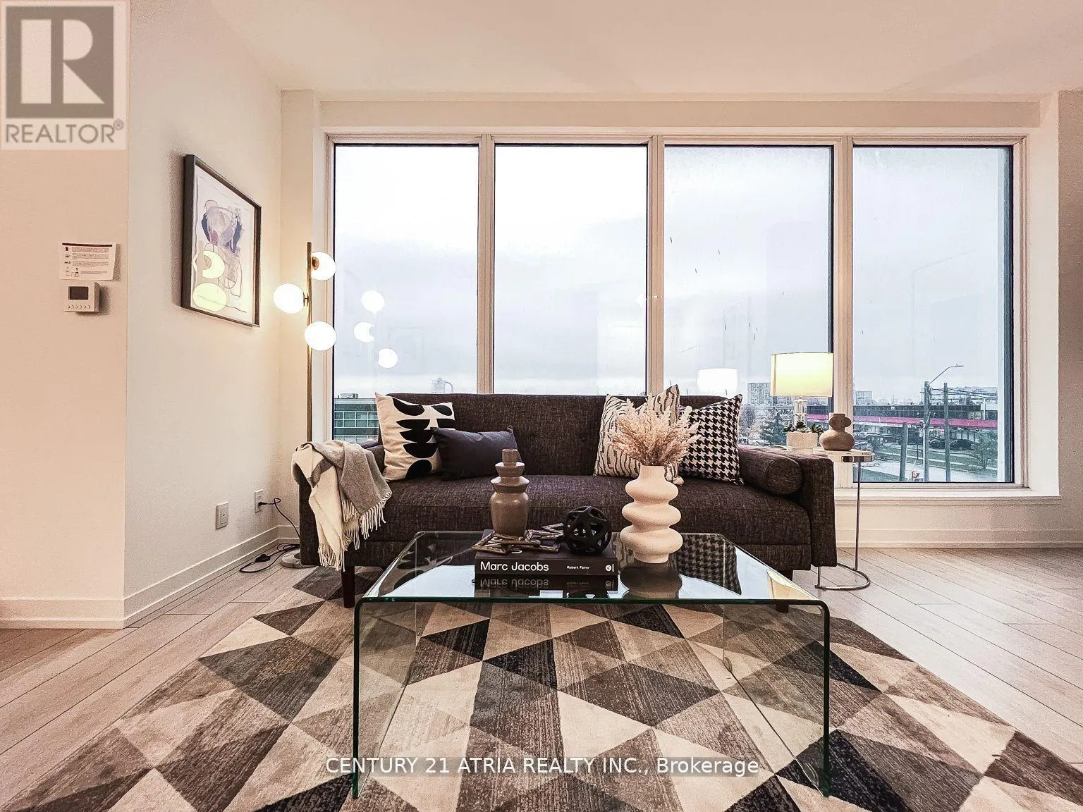 202 - 950 PORTAGE PARKWAY