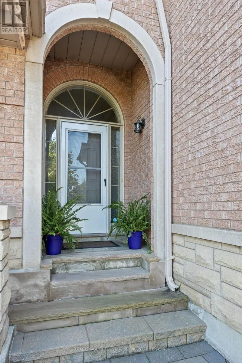 140 KINGSBRIDGE CIRCLE