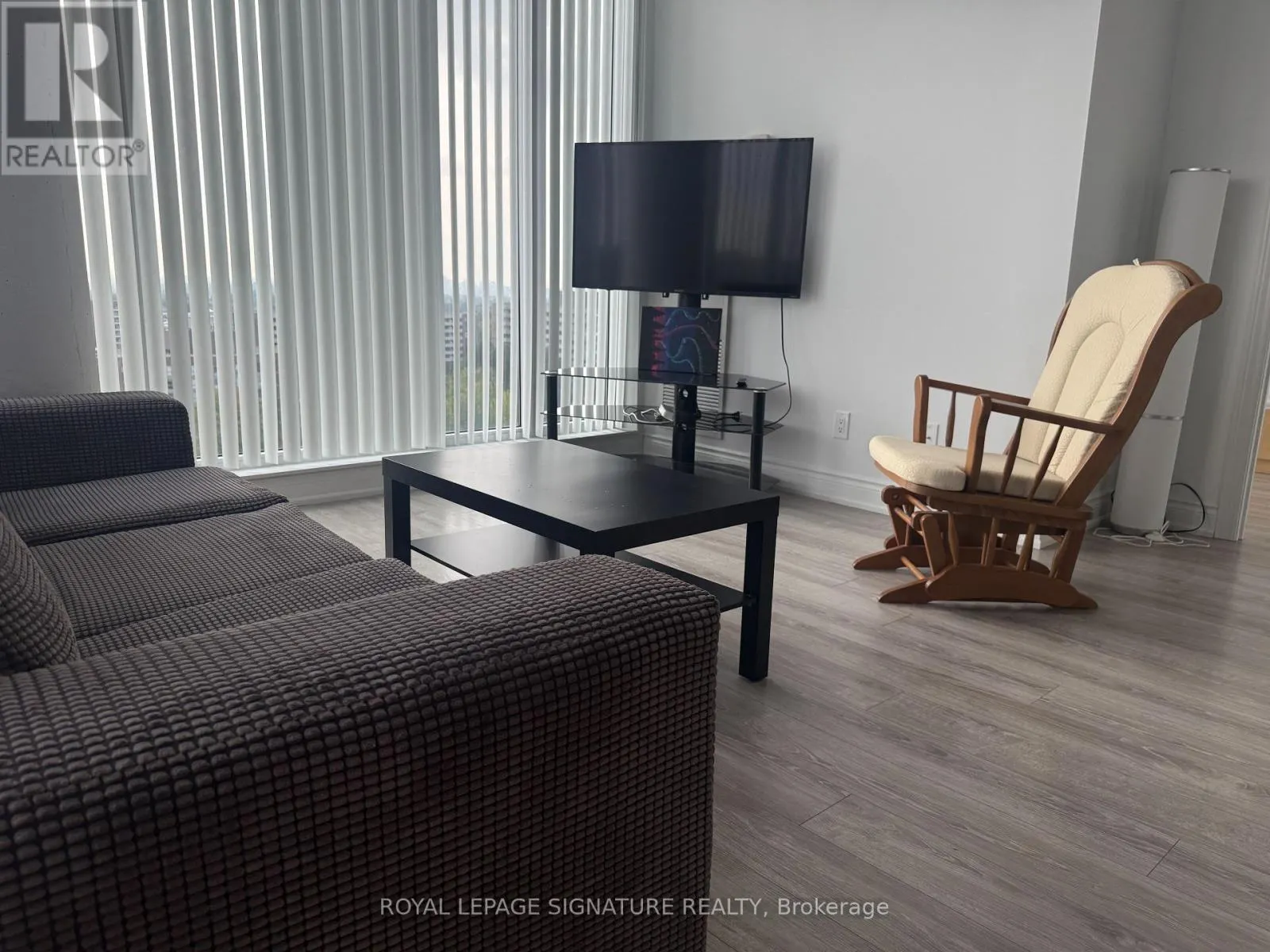1505 - 9618 YONGE STREET