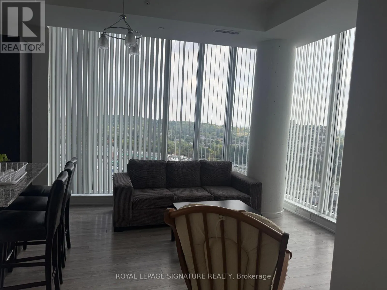 1505 - 9618 YONGE STREET