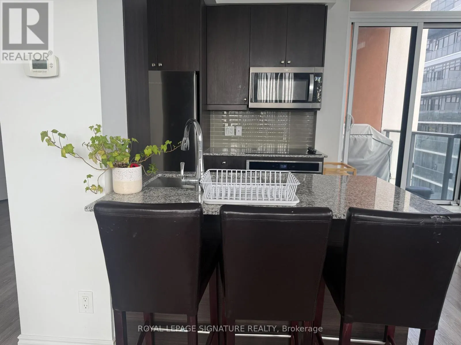 1505 - 9618 YONGE STREET