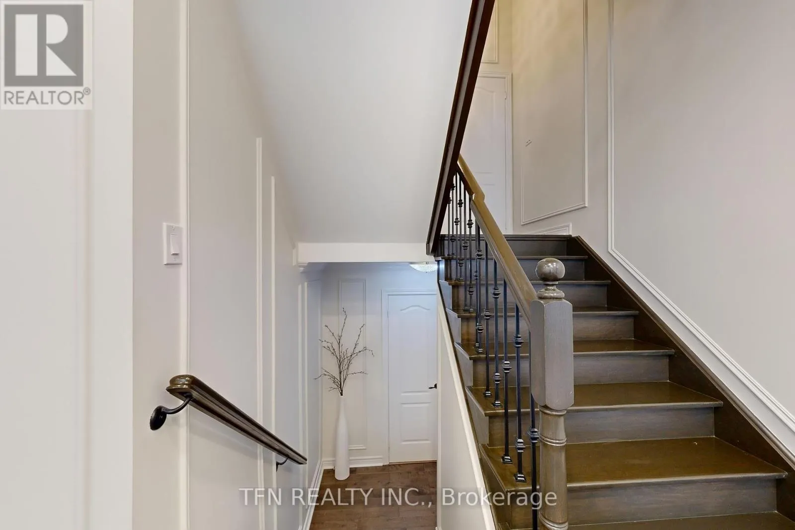 177 BENTOAK CRESCENT