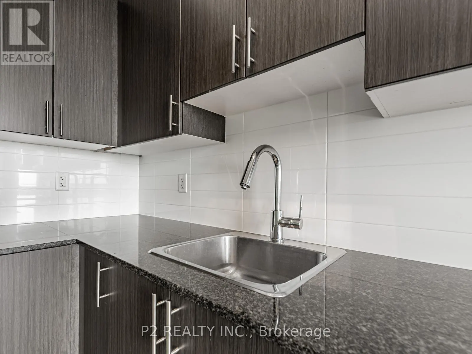 618 - 7900 BATHURST STREET