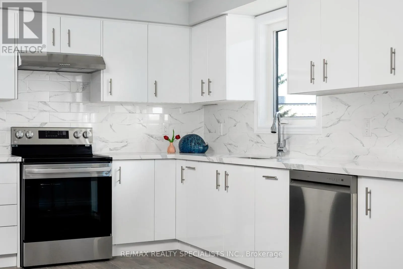 UPPER - 25 TWINBERRY CRESCENT