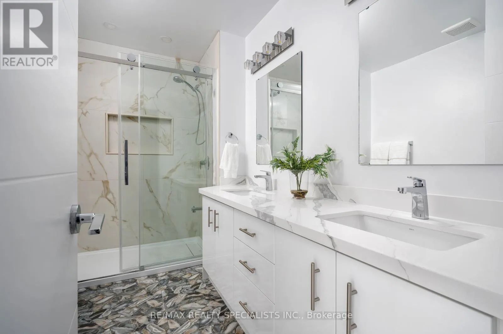 UPPER - 25 TWINBERRY CRESCENT