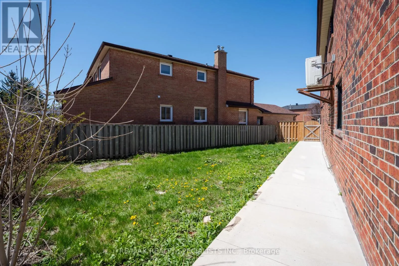 UPPER - 25 TWINBERRY CRESCENT